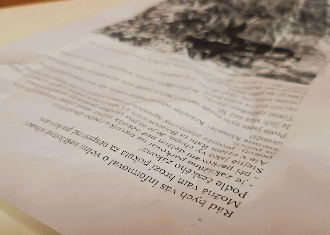 Komentář starosty: Policie v Rabí vzbudila pozornost. Na vině je spor o parkování