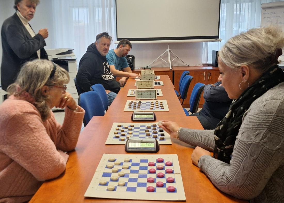 Adventní turnaj v dámě v Rabí už po sedmé