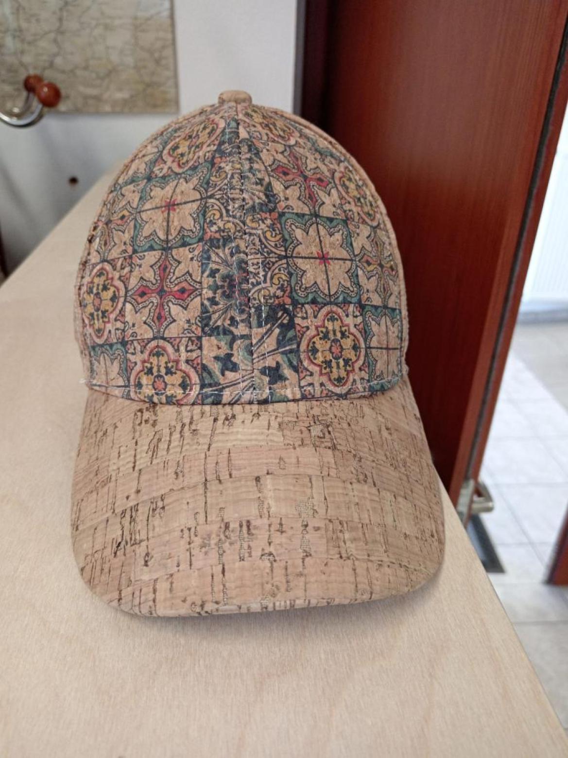 Kšiltovka zanechána v IC Rabí 30. 8. 2025.