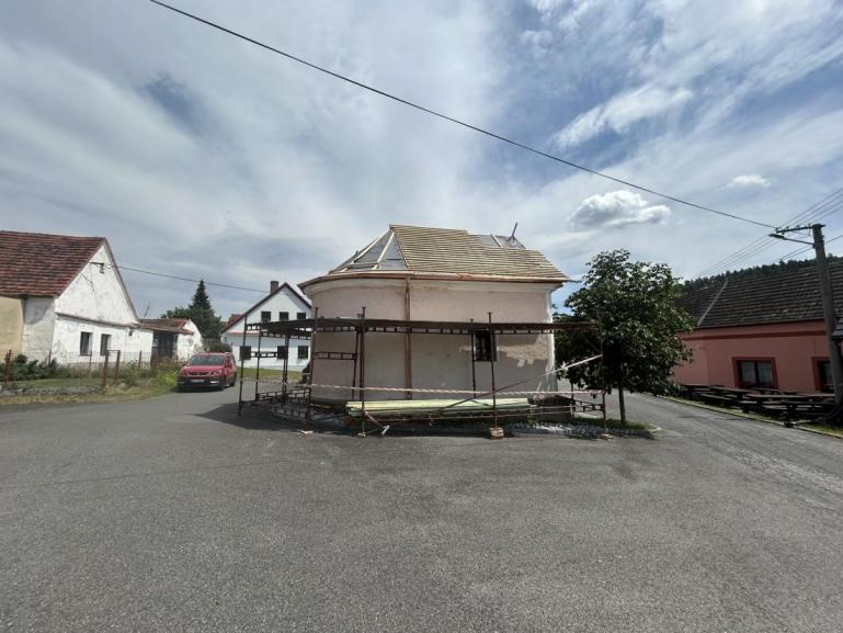 Renovace střechy a zvoničky 2024-2025. Foto: archiv MěÚ Rabí