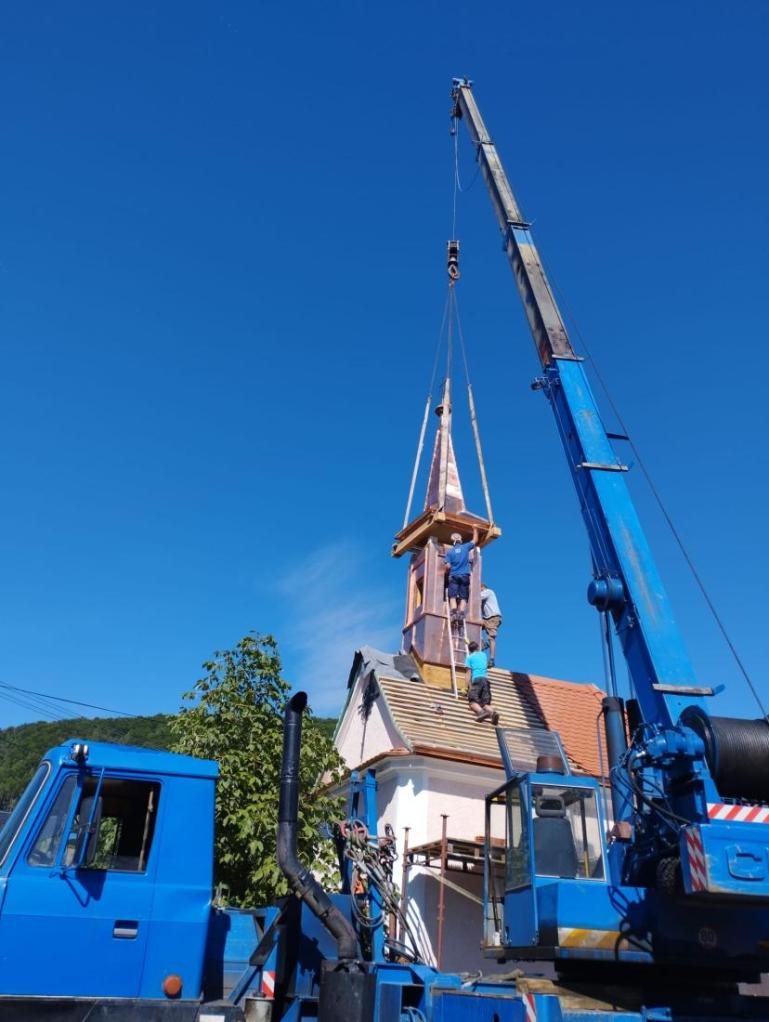 Renovace střechy a zvoničky 2024-2025. Foto: archiv MěÚ Rabí
