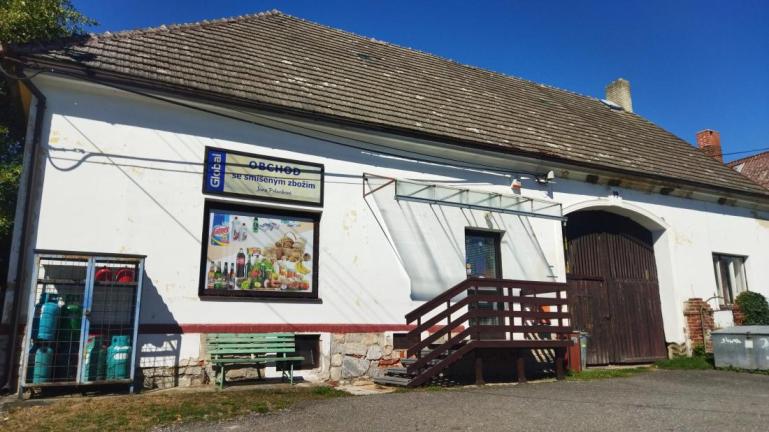 Obchod se smíšeným zbožím v Čepicích. Foto: Tereza Freidingerová