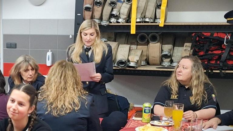 Zprávu o činnosti družstva žen přednesla jeho velitelka Jana Hozmanová. Foto: Tereza Freidingerová