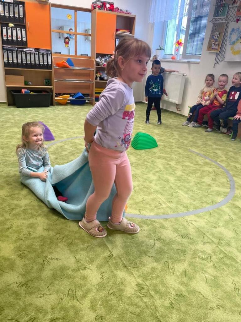 Olympijský slalom v rábské mateřince. Foto: archiv MŠ Rabí